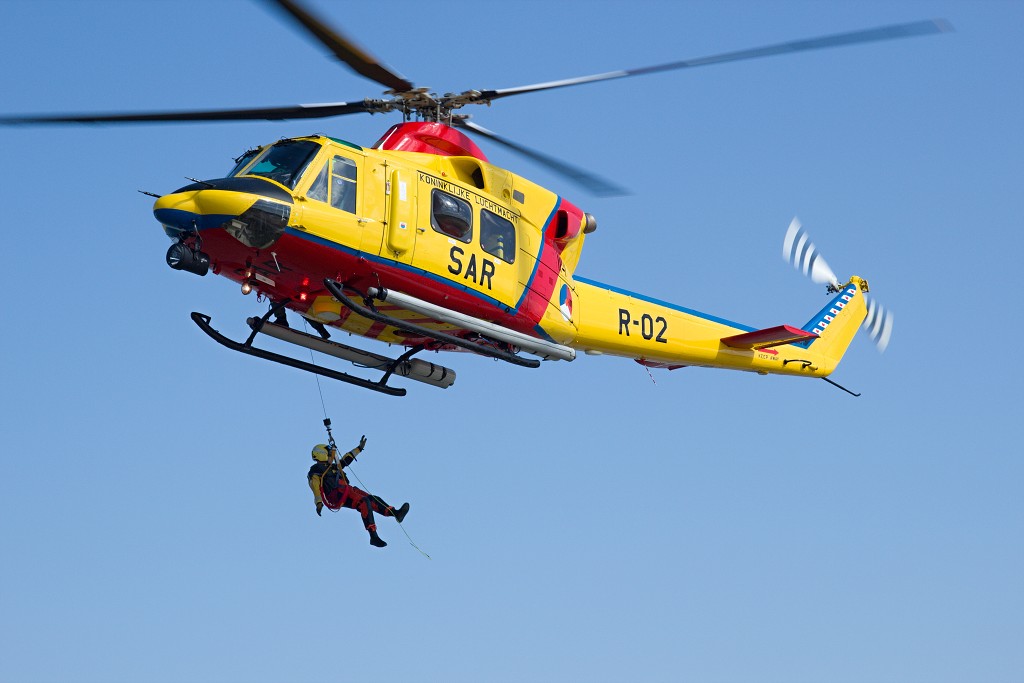 sar katwijk aan zee knrm evenement event festival reddingsdemonstratie search and rescue hulp Abraham Fock crashtender reddingsboot sos hulp in nood scheepsramp